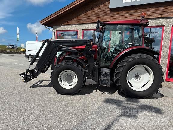 Valtra A114 Τρακτέρ