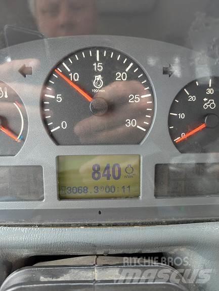 Valtra A83 Τρακτέρ