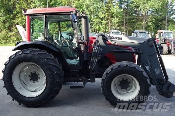 Valtra A83 Τρακτέρ