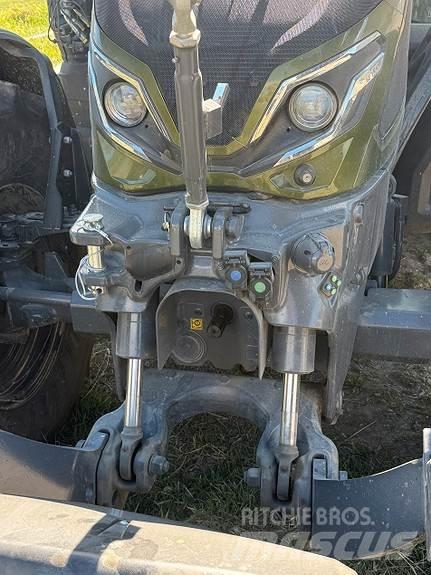 Valtra G 135 V Τρακτέρ