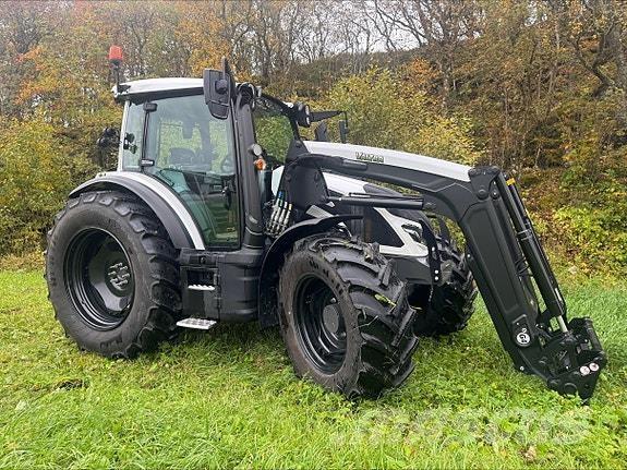 Valtra G135A Τρακτέρ