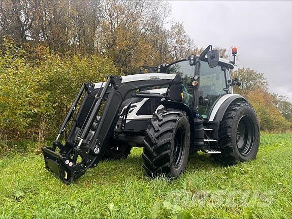 Valtra G135A Τρακτέρ
