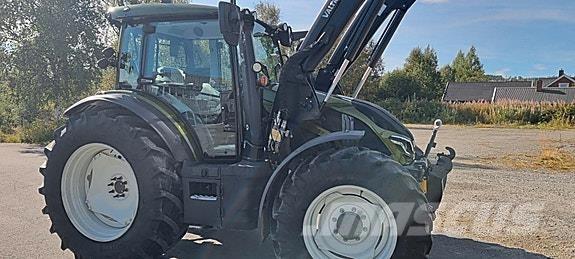 Valtra G135V Τρακτέρ