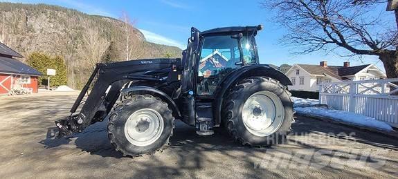 Valtra N135 Τρακτέρ