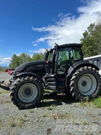 Valtra T 214 Τρακτέρ
