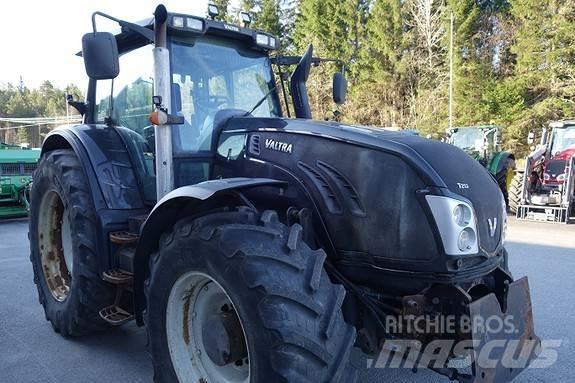 Valtra T213 Versu Τρακτέρ