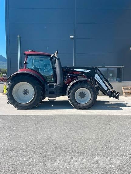 Valtra T214 Τρακτέρ