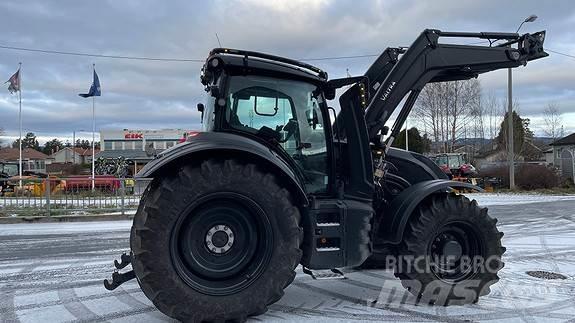 Valtra T235 Τρακτέρ