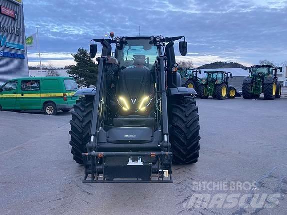 Valtra T235 Τρακτέρ
