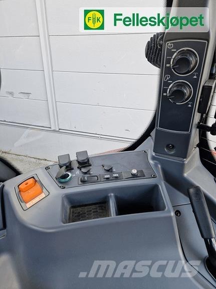 Valtra T235 Τρακτέρ