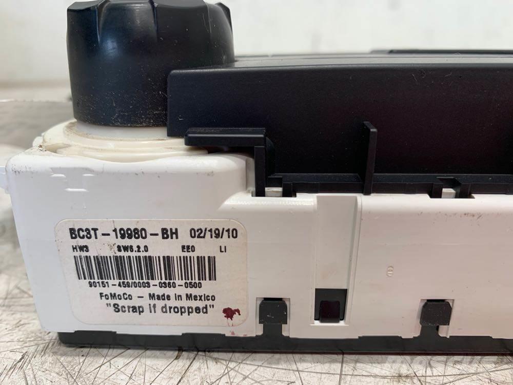 Ford F-550 Ηλεκτρονικά