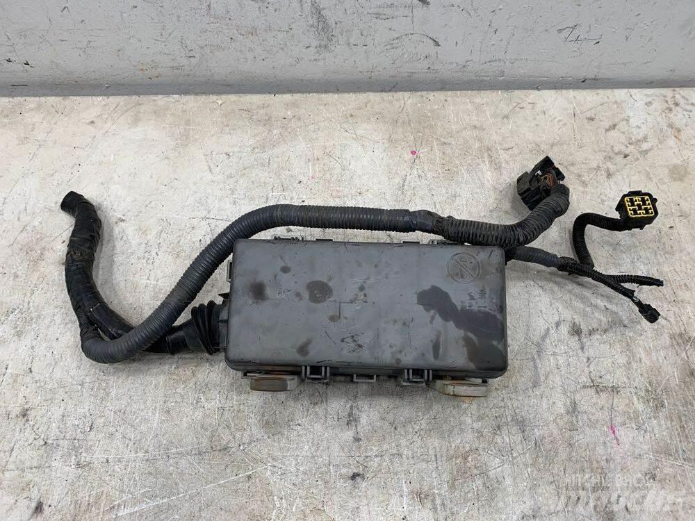 Isuzu NPR Ηλεκτρονικά