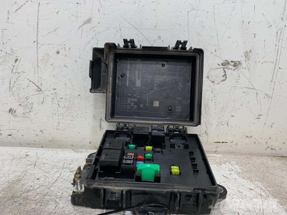 Volvo VNL Ηλεκτρονικά