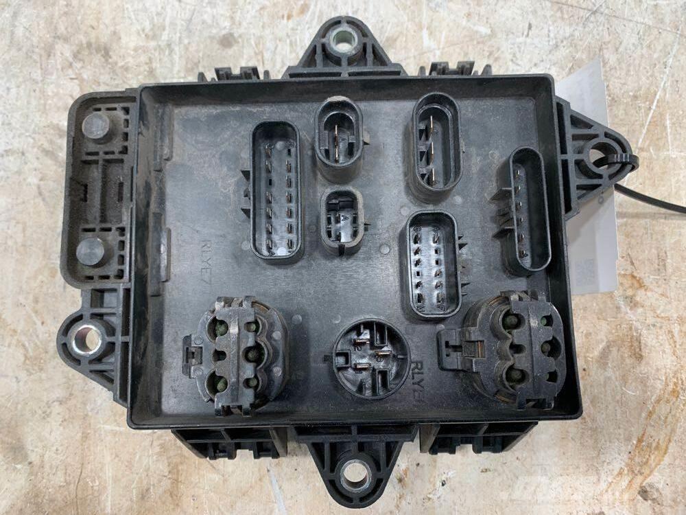 Volvo VNL Ηλεκτρονικά