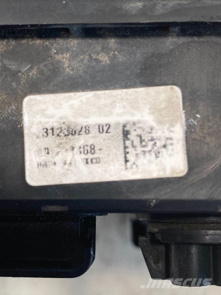 Volvo VNL Ηλεκτρονικά