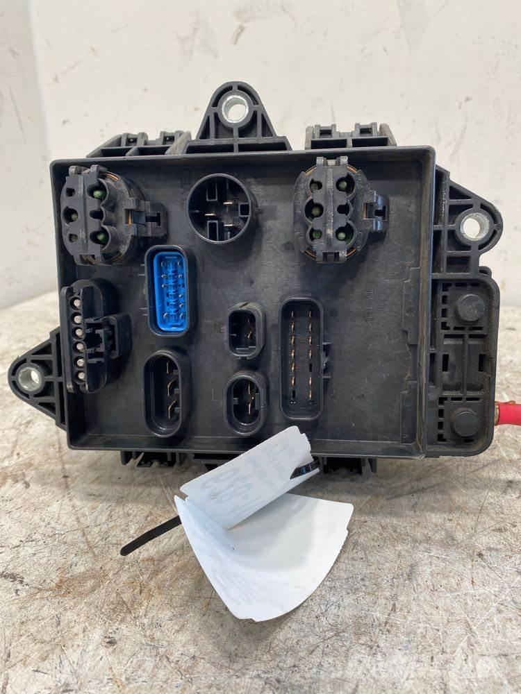 Volvo VNR Ηλεκτρονικά