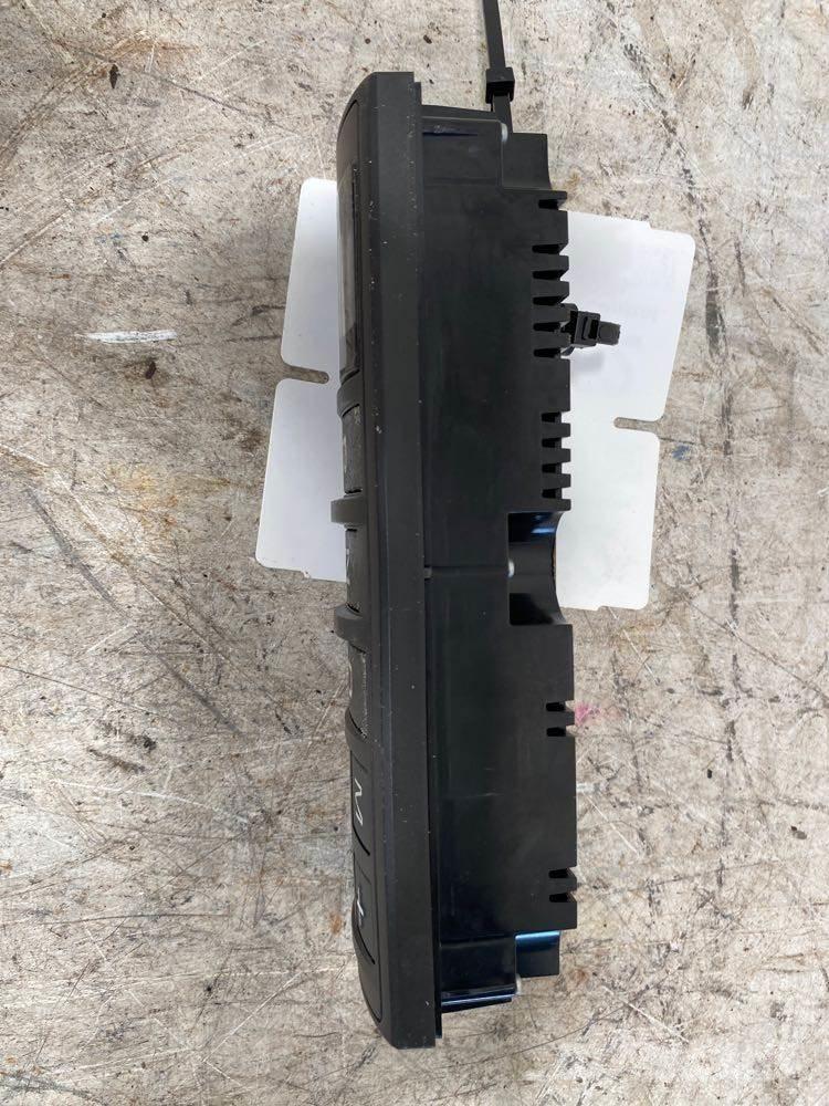 Volvo VNR Ηλεκτρονικά