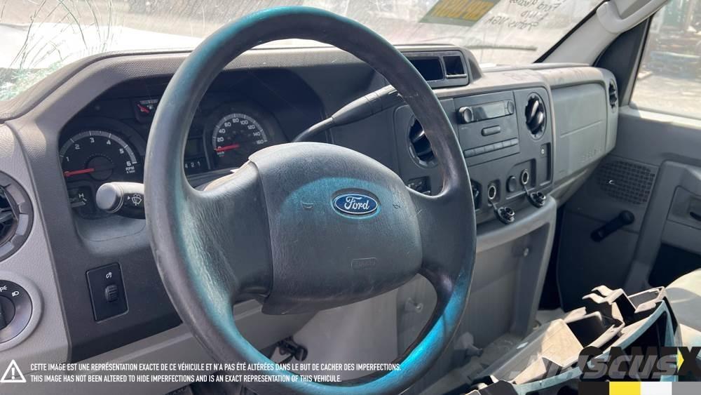 Ford E-450 Τράκτορες