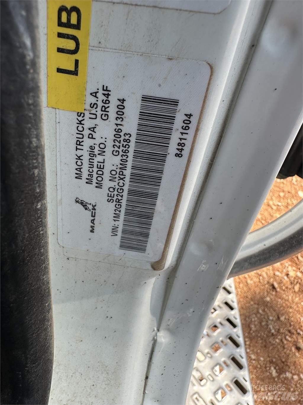 Mack GR64F Άλλα Φορτηγά