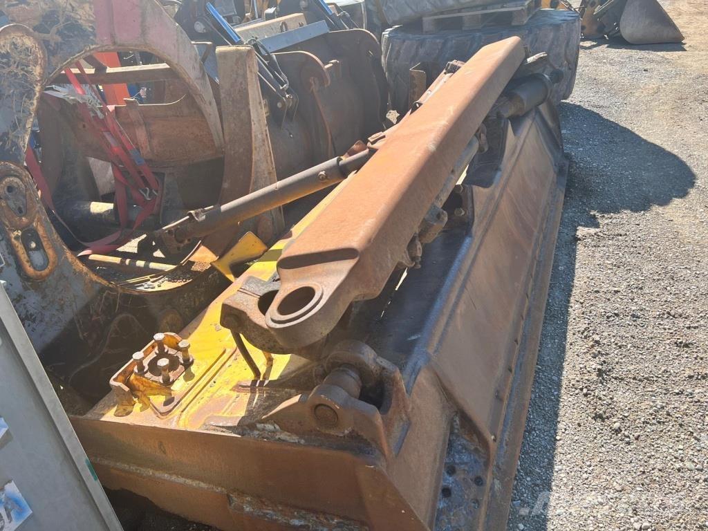 Komatsu D 65 EX-15 Μπουλντόζες με ερπύστριες