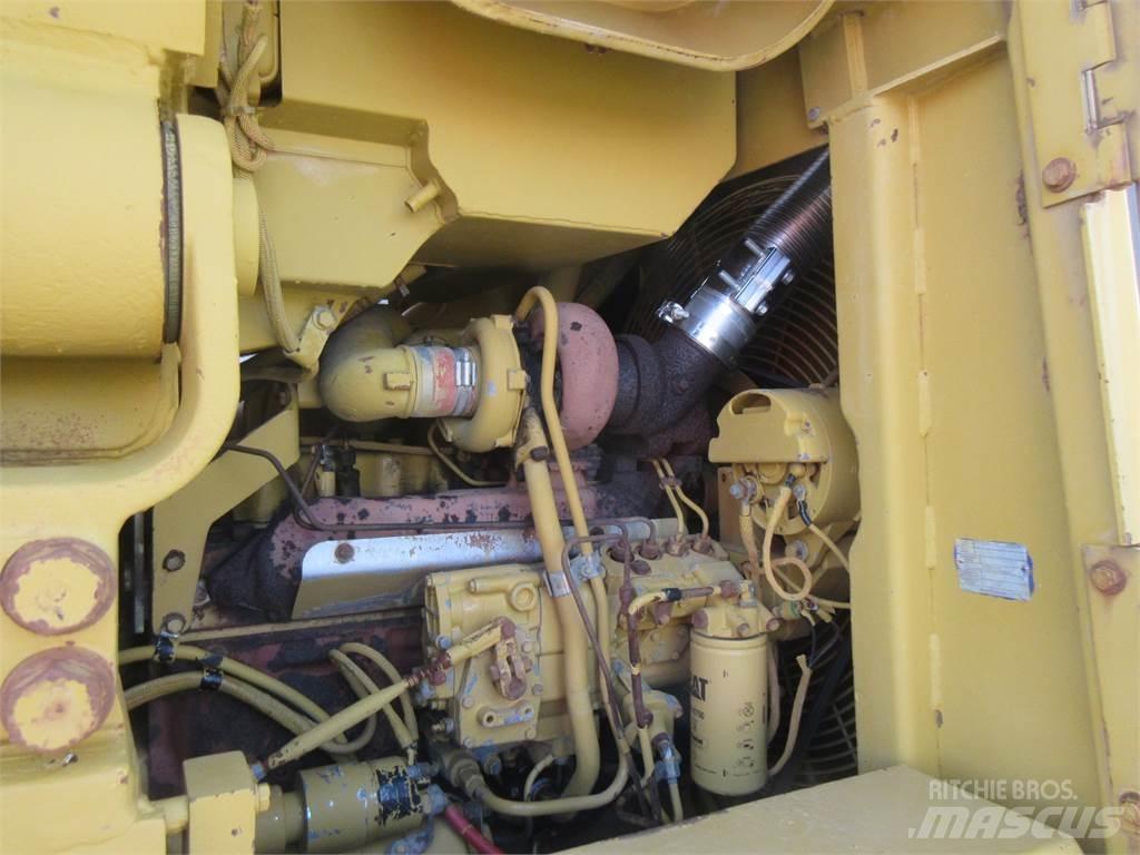 CAT 963 Μπουλντόζες με ερπύστριες