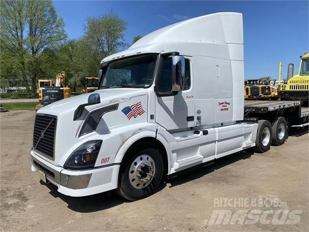 Volvo VNL64T670 Τράκτορες