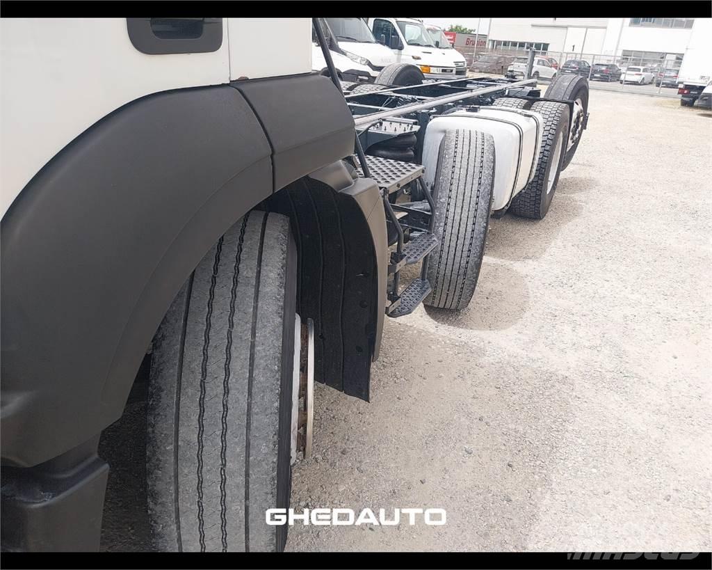 Iveco AD440S42 Φορτηγά Κόφα