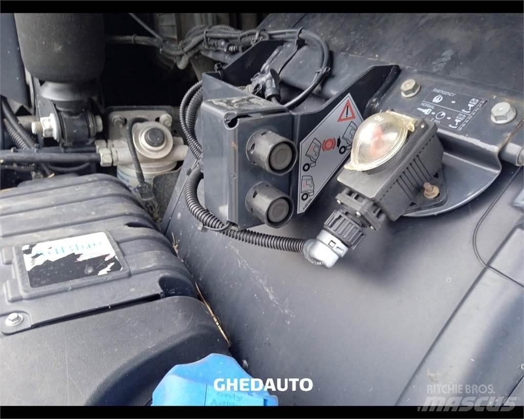 Iveco AS440S48 Φορτηγά Κόφα