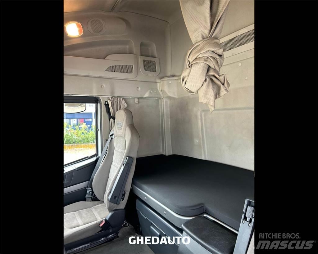 Iveco AS440S48 Φορτηγά Κόφα