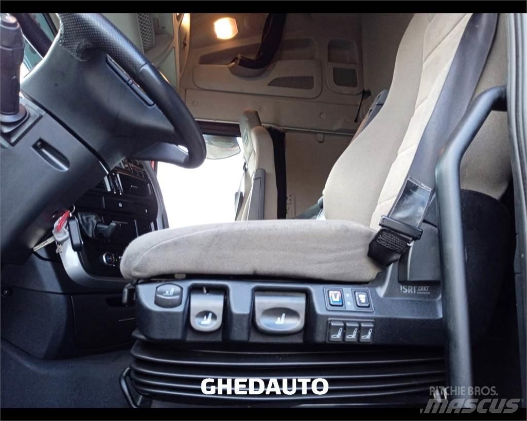 Iveco AS440S48T/P Φορτηγά Κόφα