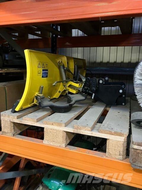 John Deere  Εκχιονιστήρες και χιονοδιώχτες