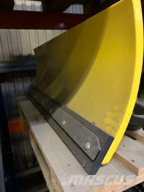 John Deere  Εκχιονιστήρες και χιονοδιώχτες