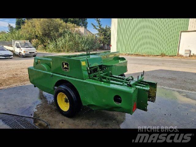 John Deere 359 Πρέσες τετράγωνων δεμάτων