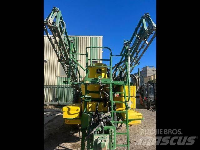 John Deere 824 SE Ρυμουλκούμενα ψεκαστικά