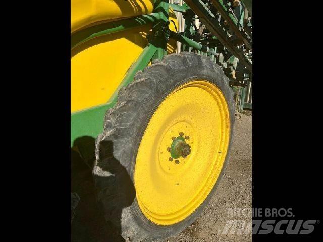 John Deere 824 SE Ρυμουλκούμενα ψεκαστικά