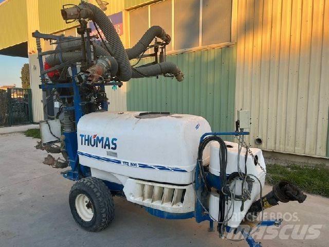 Thomas TTZ 800 Ρυμουλκούμενα ψεκαστικά