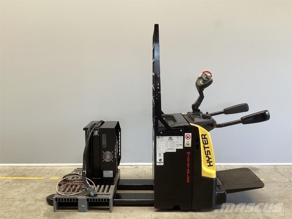 Hyster P2.0S Παλετοφόρα πεζού χειριστή με ιστό