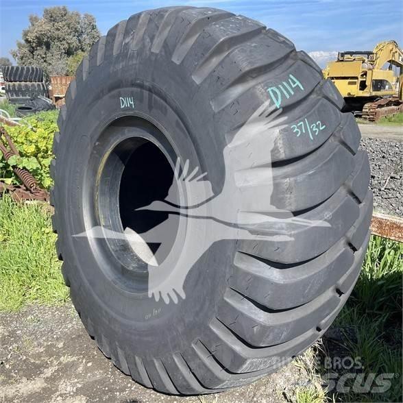 Titan 29.5x25 Ελαστικά και ζάντες