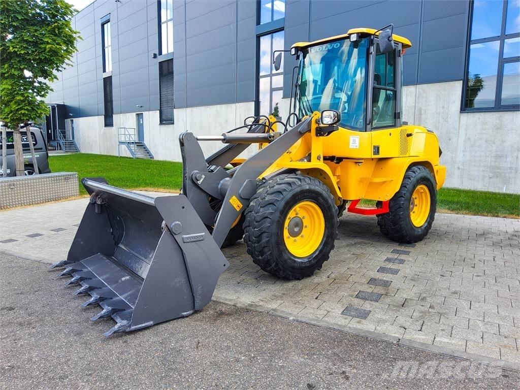 Volvo L 30G Εκσκαφάκι (διαβολάκι) < 7t