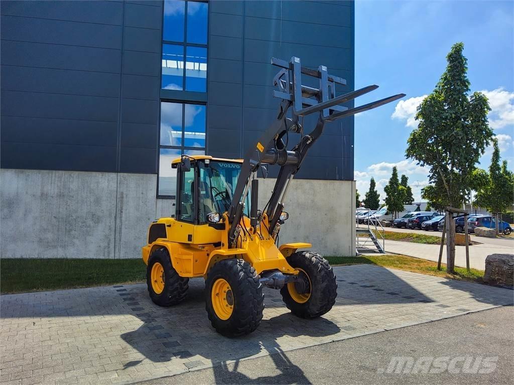 Volvo L 30G Εκσκαφάκι (διαβολάκι) < 7t