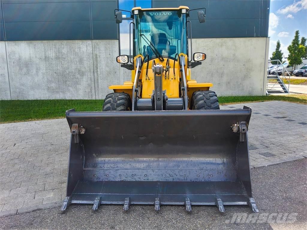 Volvo L 30G Εκσκαφάκι (διαβολάκι) < 7t