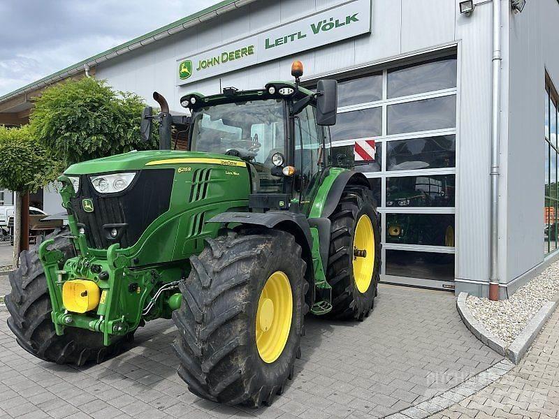 John Deere 6215R Τρακτέρ