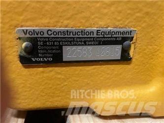 Volvo G990 Μετάδοση κίνησης