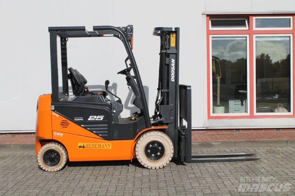 Doosan B25NS Ηλεκτρικά περονοφόρα ανυψωτικά κλαρκ
