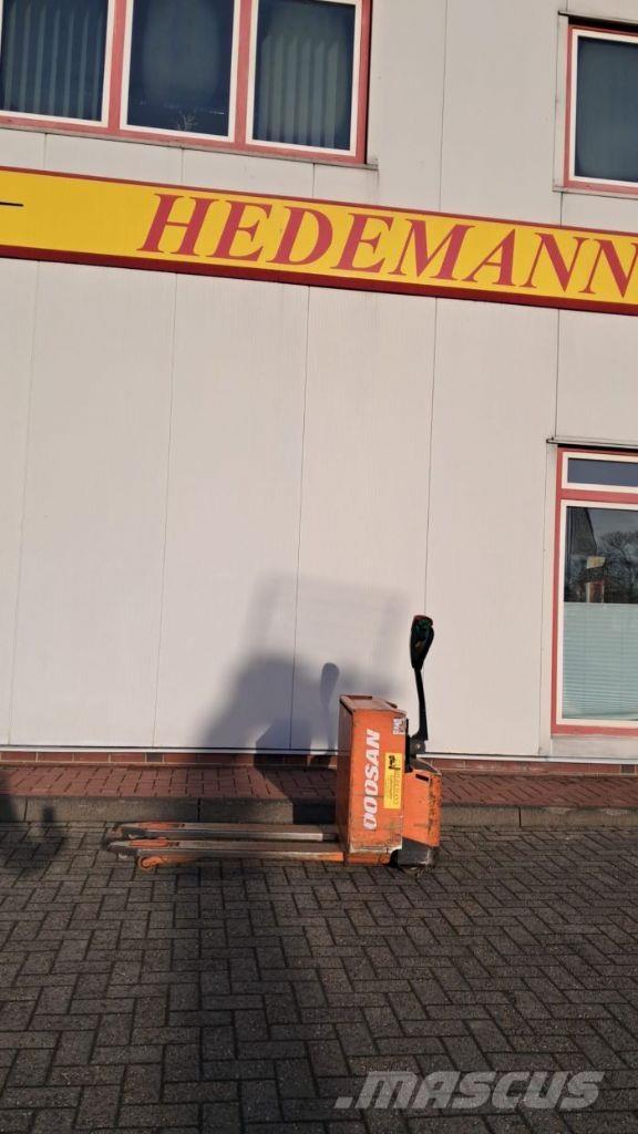 Doosan LEDH18 Χειροκίνητο ανυψωτικό αμαξίδιο