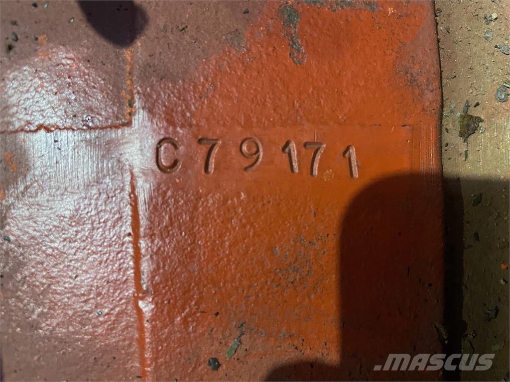  Aksel Hurth Άξονες