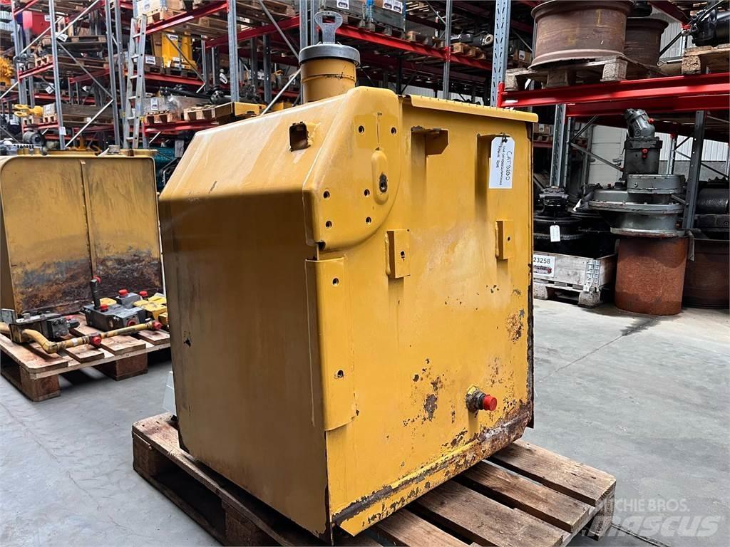 CAT 323D brændstoftank Άλλα εξαρτήματα