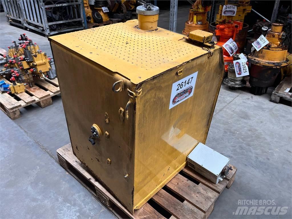 CAT 323D brændstoftank Άλλα εξαρτήματα