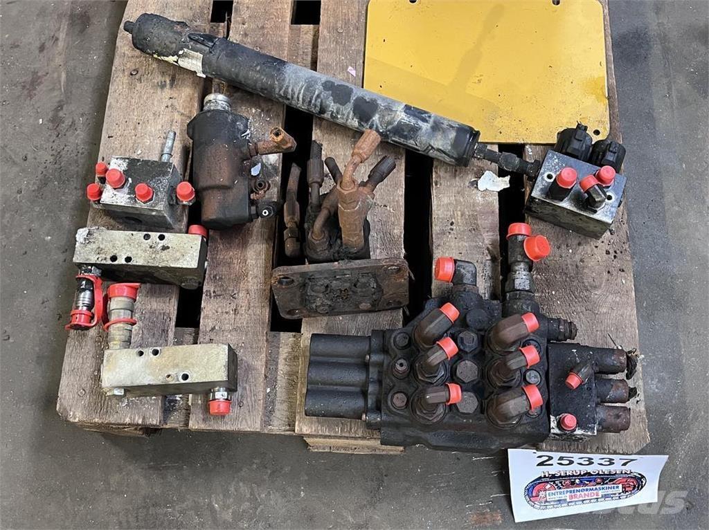 CAT 908M Diverse dele Υδραυλικά