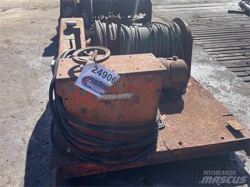  El-spil med gear og bremse. Αναβατόρια και ανυψωτήρες υλικών